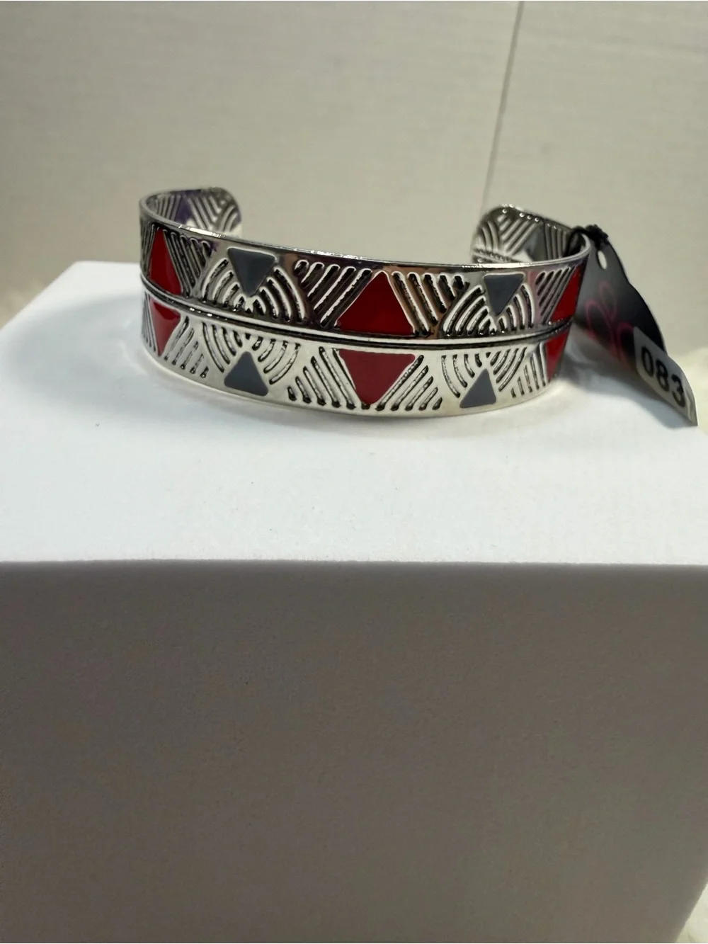 🩷5/$10🩷 paparazzi Red and Silver Geometric Cuff Bracelet